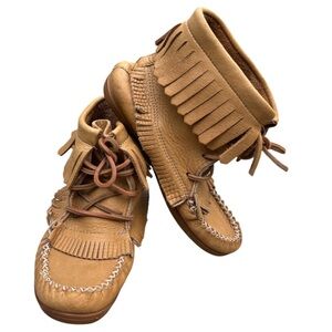 SoftMoc Women's Tan Moccasins with Fringe Detail Sz 6.5-7